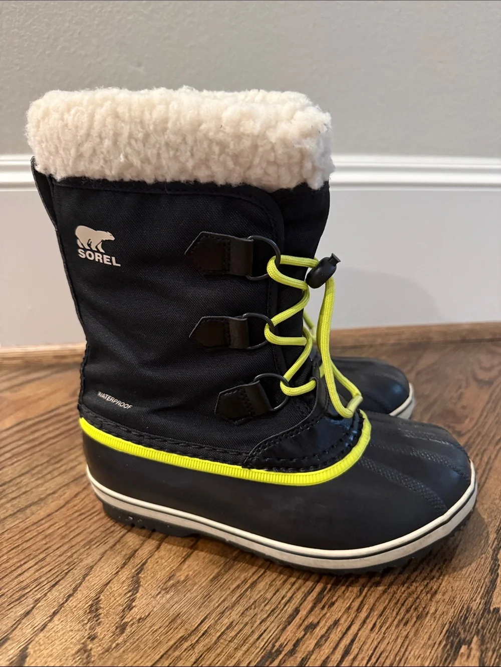 Sorel Kids Yoot Blk nylon boots with Neon Yellow Accents and Cream Faux Fur